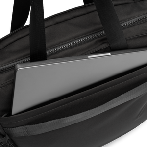 Dometic Unrestricted Tote XL in Slate, in use