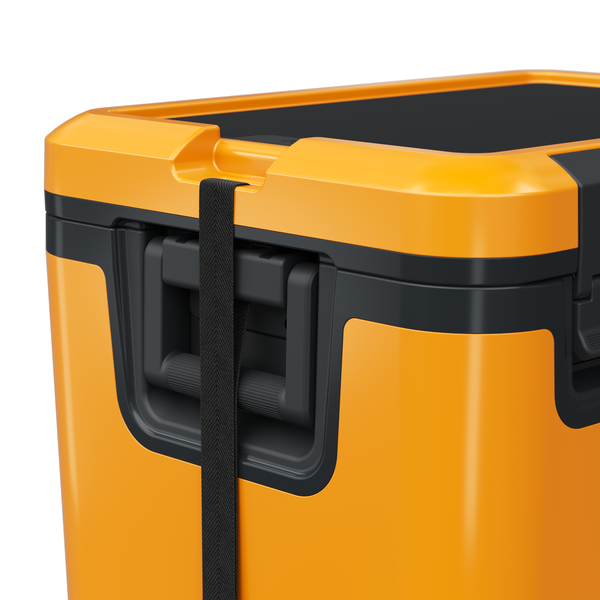 Dometic Recon Hardside 41L cooler in Glow, open lid