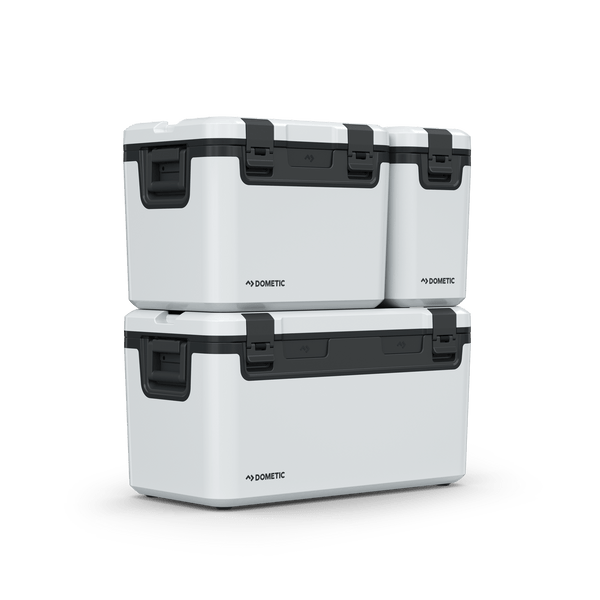 Dometic Recon Hardside 41L cooler in Frost, angled view