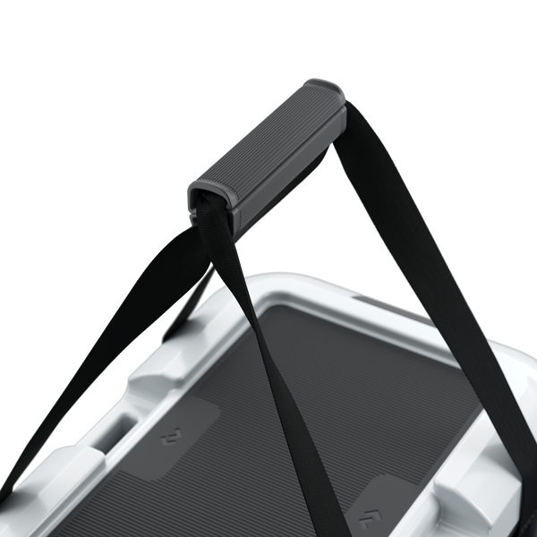 Dometic Recon Hardside 16L cooler in Frost, open lid